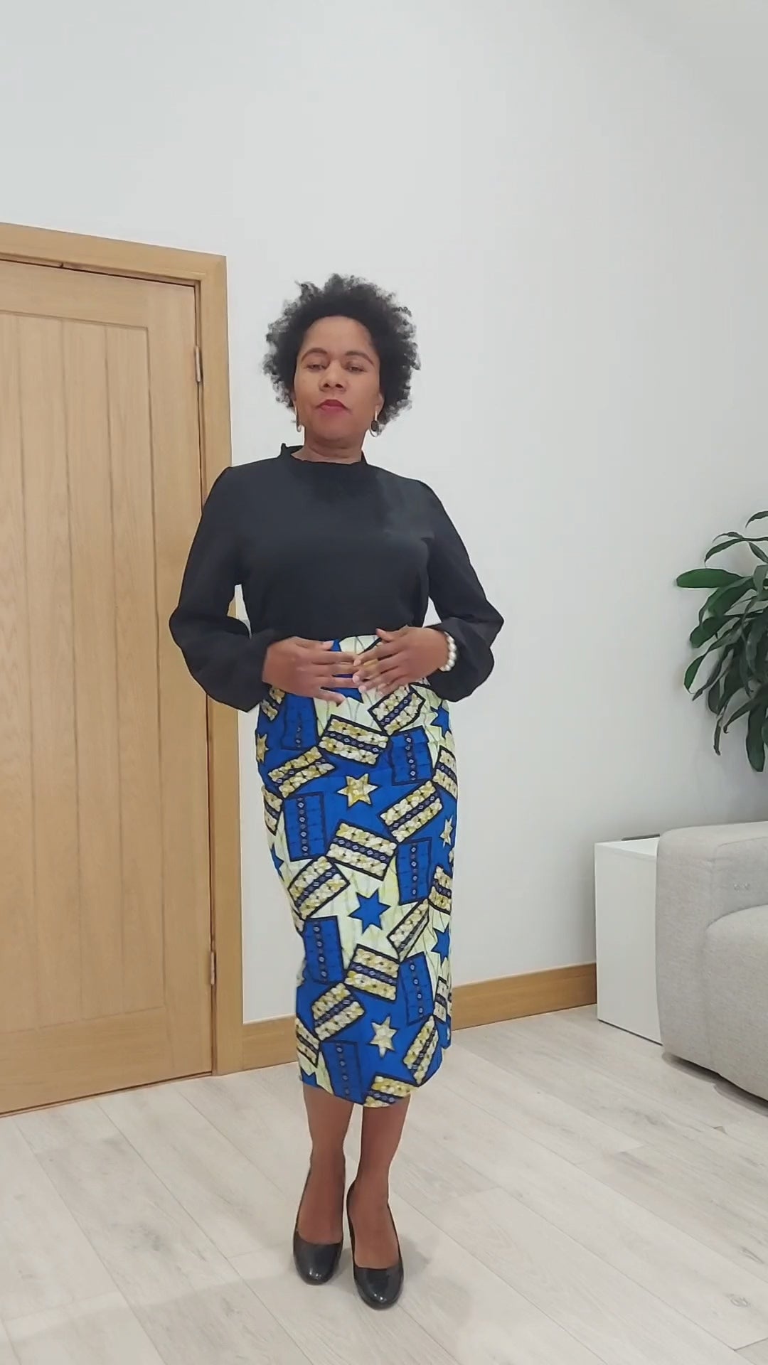 Load video: African Print Pencil Skirt/MADE INSIDE